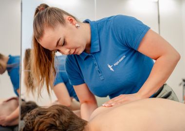 Rehabilitacja barku w domu lub gabinecie